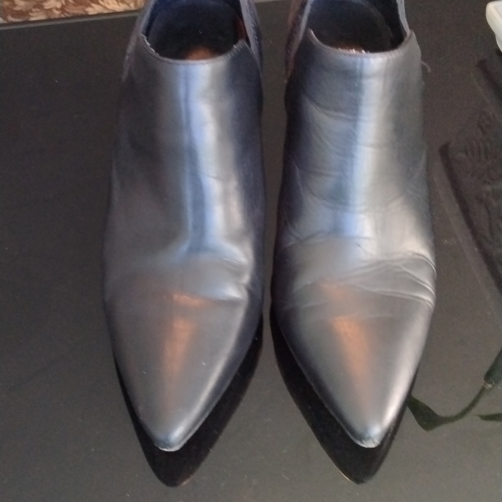 Donald J Pliner black ankle boot size 9 thin heel - Picture 4 of 9